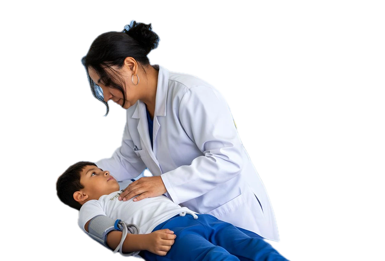 Médica examina con calma a un niño acostado en una camilla